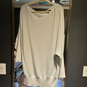 Banana Republic Cream Slouchy 3/4 Sleeve Sweater.